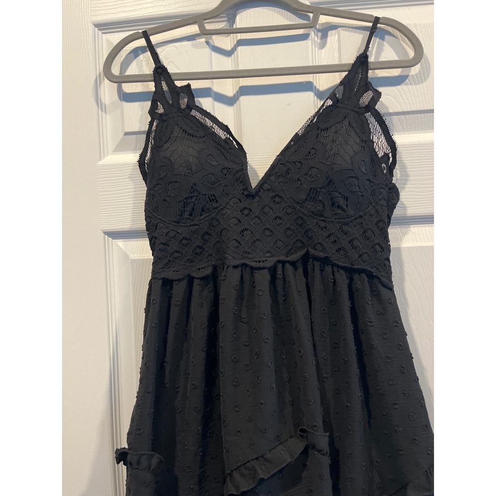 Rue21 Black Lace Swiss Dot Tiered‎ Ruffle Mini Dress Large Smocked Back V-Neck